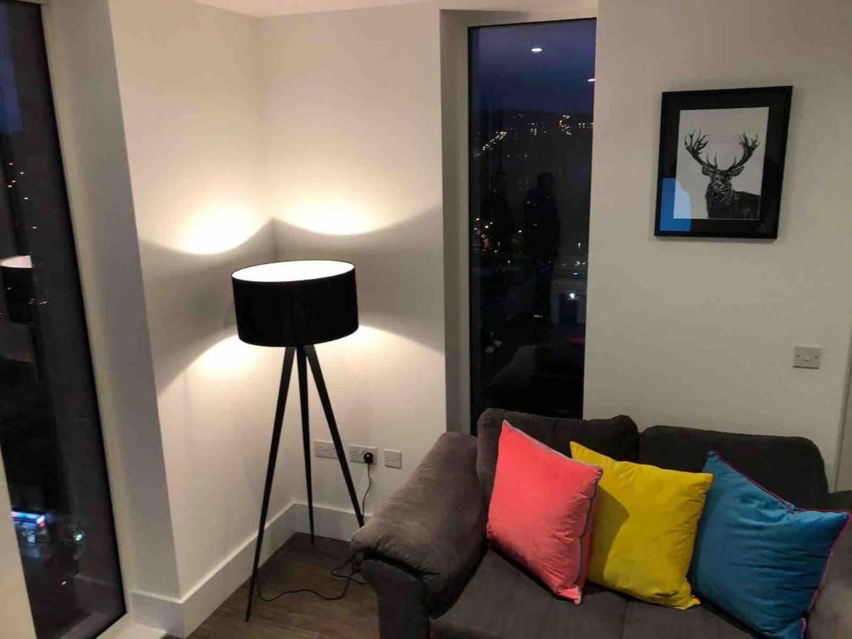 High View Two Bedroom Apartment In Woolwich ロンドン エクステリア 写真