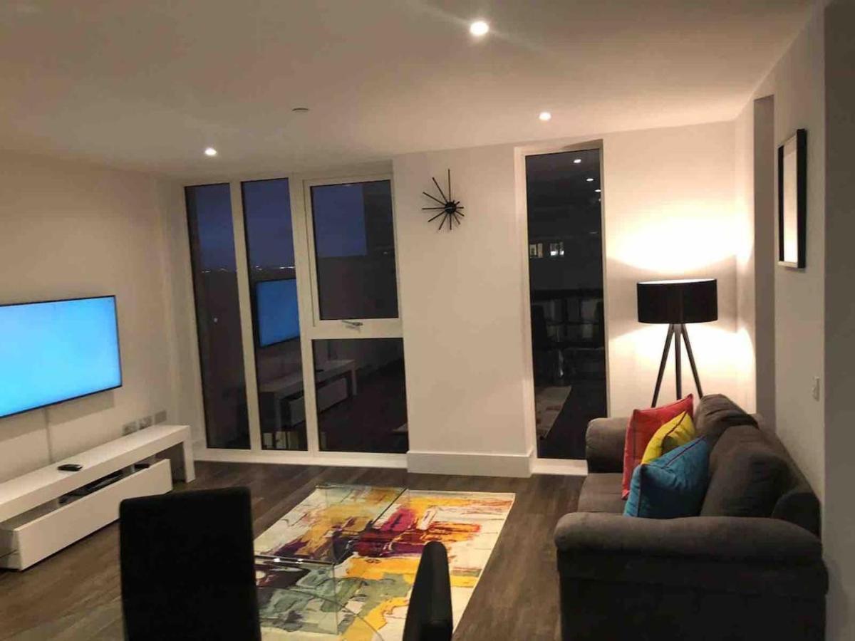High View Two Bedroom Apartment In Woolwich ロンドン エクステリア 写真