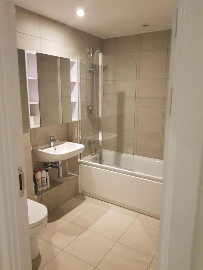 High View Two Bedroom Apartment In Woolwich ロンドン エクステリア 写真
