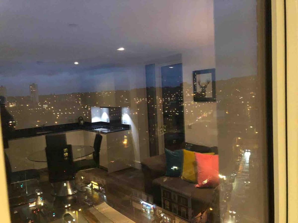 High View Two Bedroom Apartment In Woolwich ロンドン エクステリア 写真