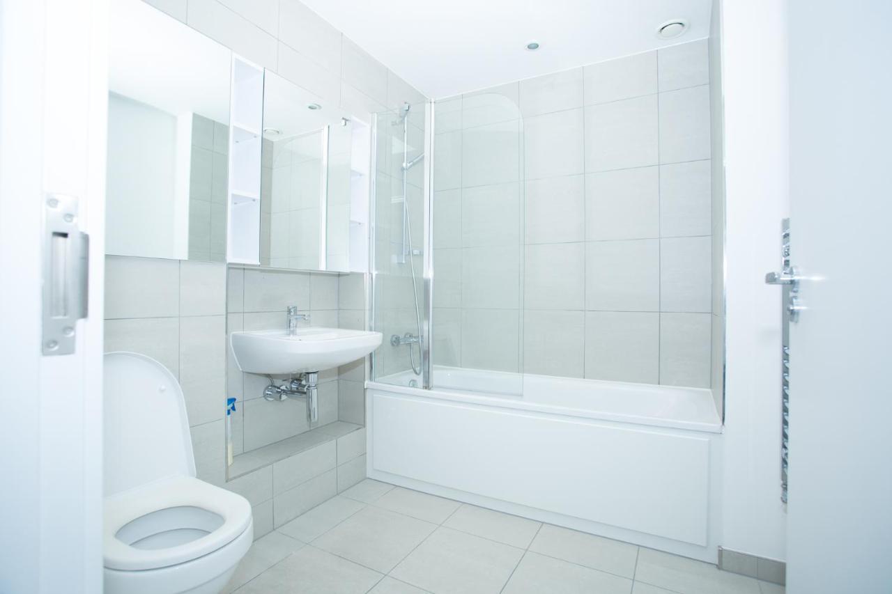 High View Two Bedroom Apartment In Woolwich ロンドン エクステリア 写真