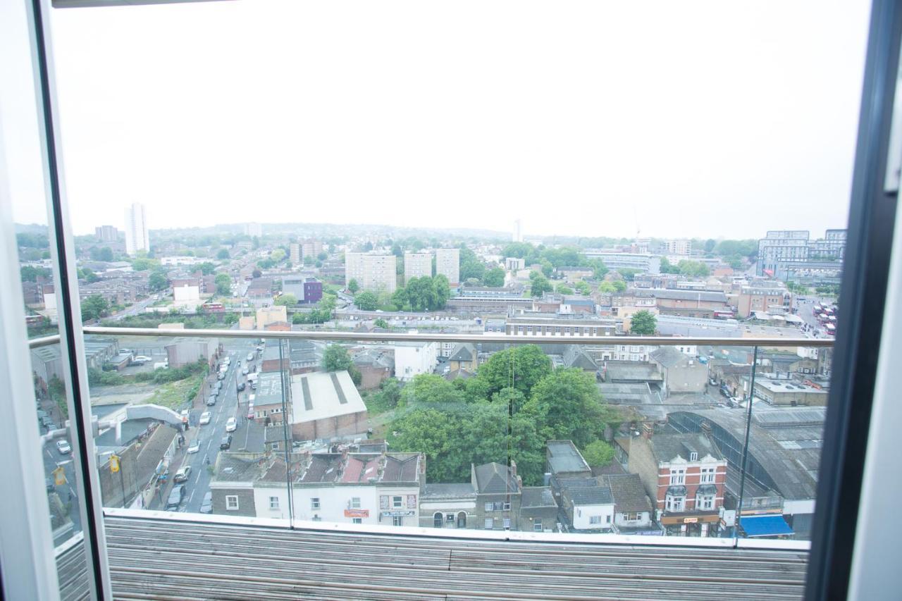 High View Two Bedroom Apartment In Woolwich ロンドン エクステリア 写真
