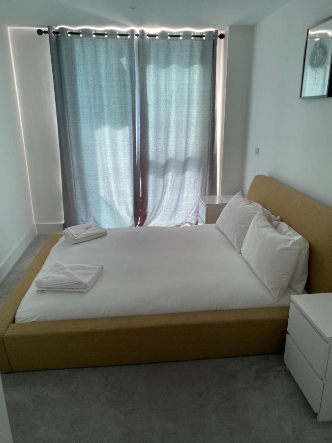High View Two Bedroom Apartment In Woolwich ロンドン エクステリア 写真