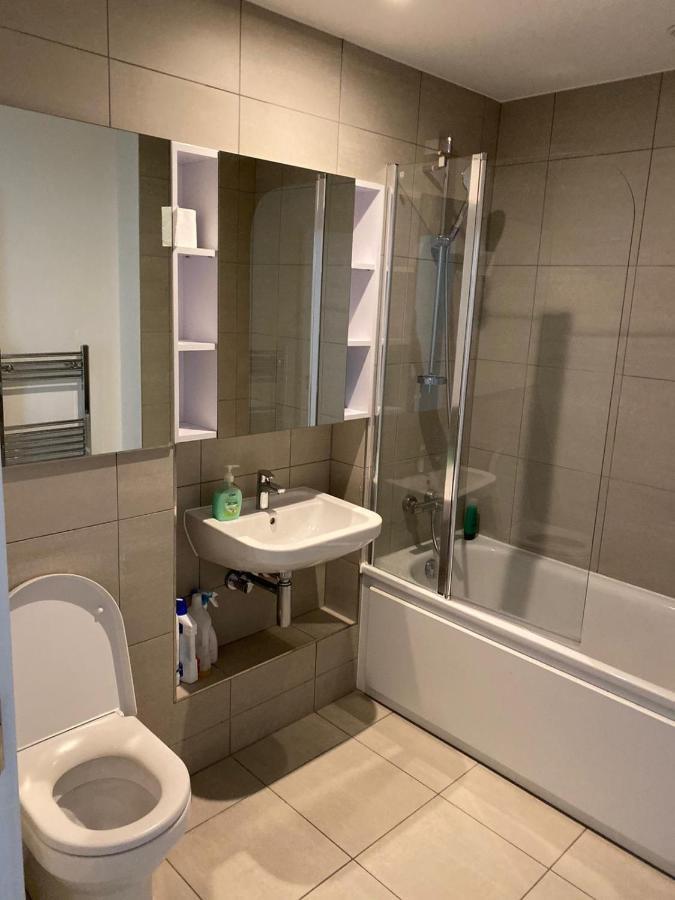 High View Two Bedroom Apartment In Woolwich ロンドン エクステリア 写真