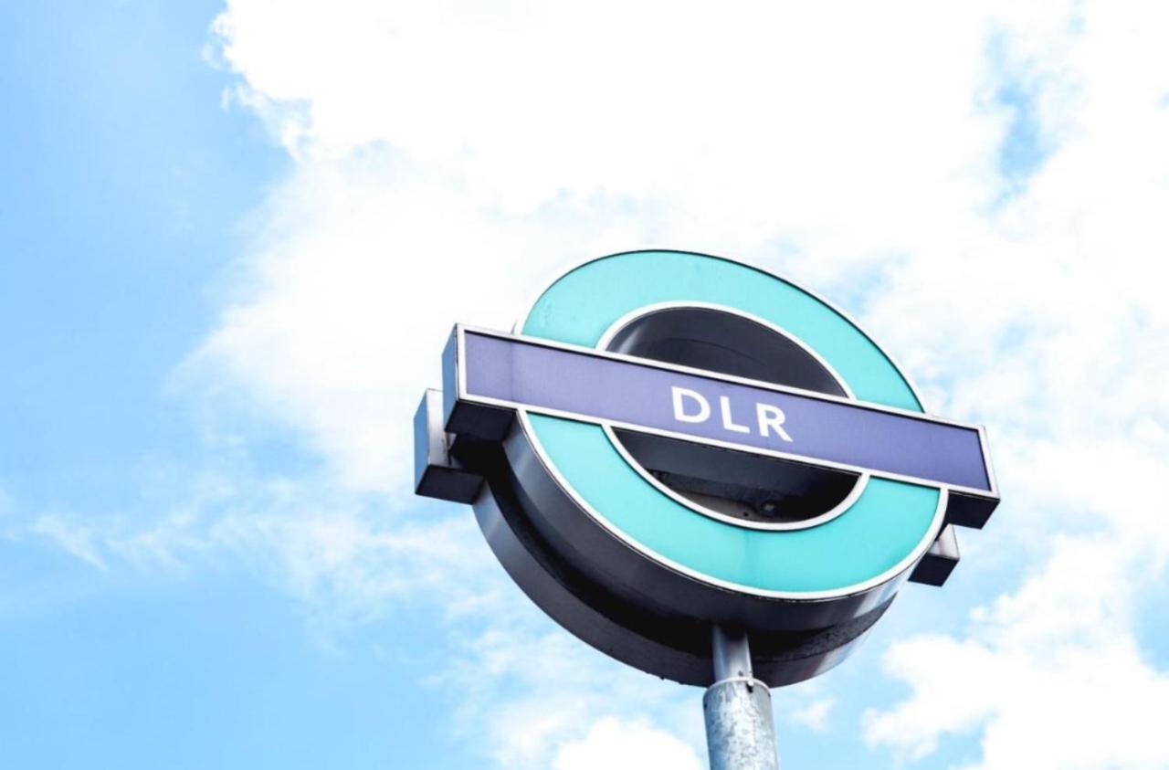 High View Two Bedroom Apartment In Woolwich ロンドン エクステリア 写真